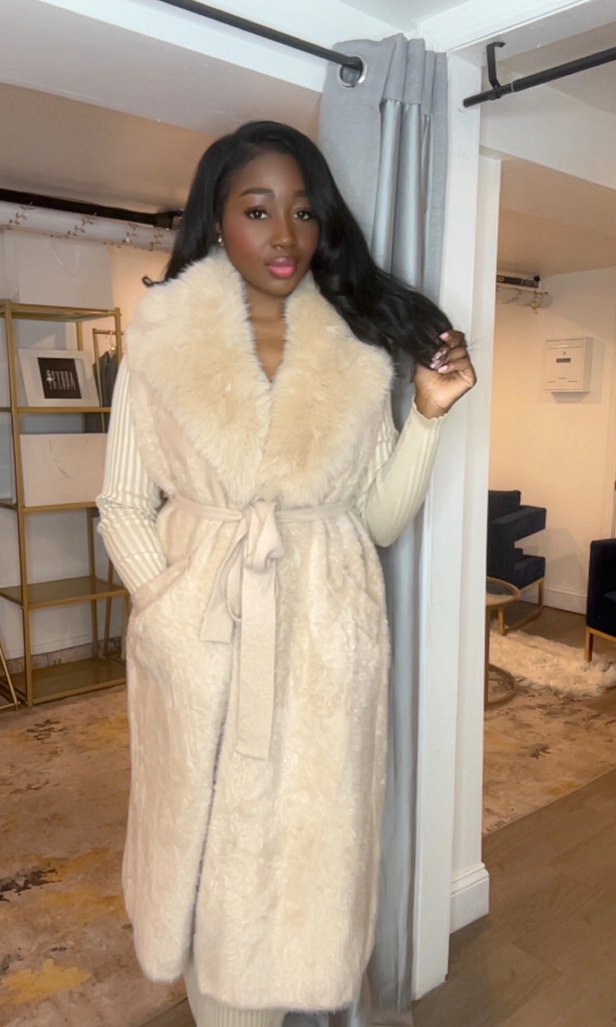 Volume Faux Fur Trim Vest